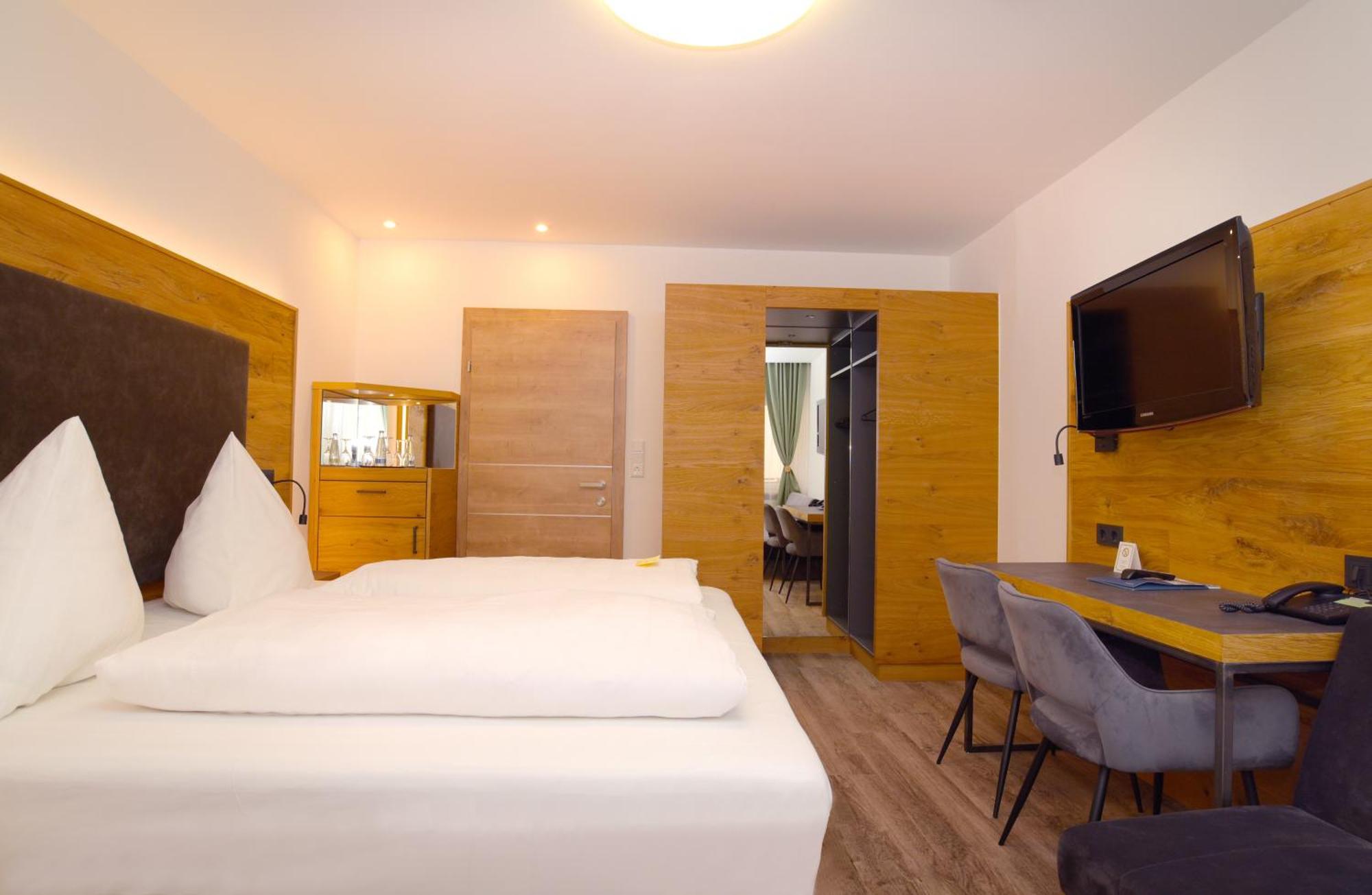 Hotel Gasthof Krone Spalt Eksteriør billede
