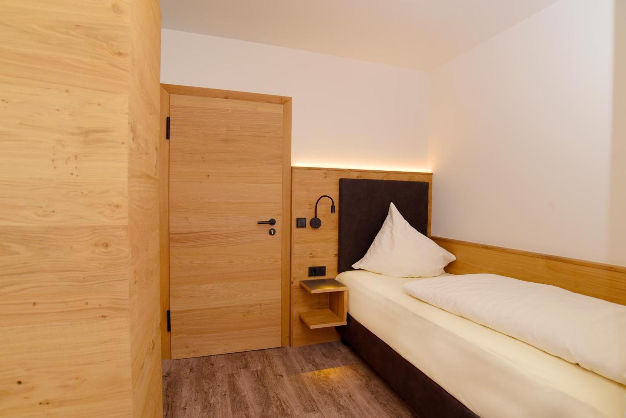 Hotel Gasthof Krone Spalt Eksteriør billede